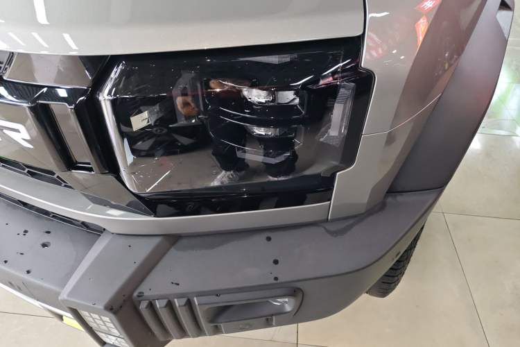 Used JETOUR Traveler 2023 2.0T All-Wheel Drive CrossPRO+ Left Front Headlight