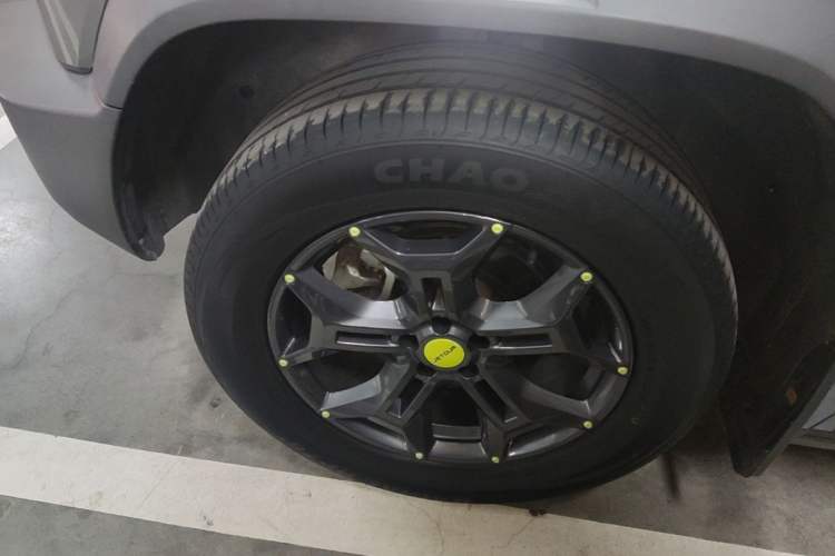 Used JETOUR Traveler 2023 2.0T All-Wheel-Drive CrossPRO Left Front Wheel Hub