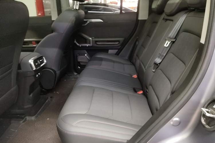 Used JETOUR Traveler 2023 1.5T Two-Wheel Drive Discovery PRO Left Rear Seat