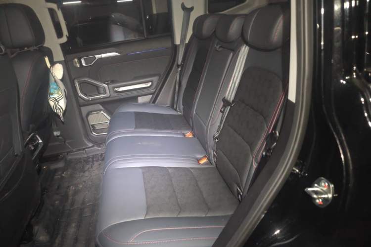 Used JETOUR Traveler 2023 2.0T All-Wheel-Drive CrossPRO Left Rear Seat