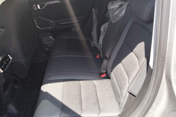 Used JETOUR Traveler 2023 2.0T All-Wheel-Drive CrossPRO Left Rear Seat