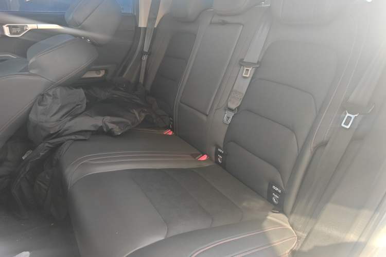 Used JETOUR Traveler 2023 1.5T Two-Wheel Drive Discovery PRO Left Rear Seat