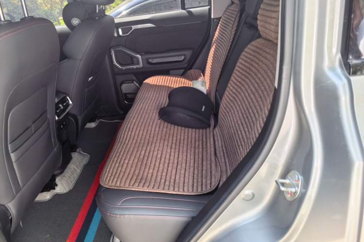 Used JETOUR Traveler 2023 2.0T All-Wheel-Drive CrossPRO Left Rear Seat