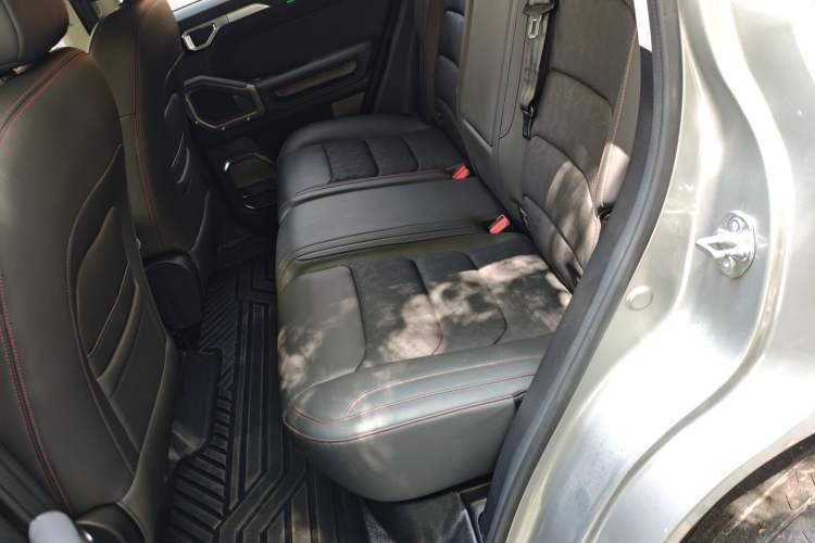 Used JETOUR Traveler 2023 2.0T All-Wheel-Drive CrossPRO Left Rear Seat