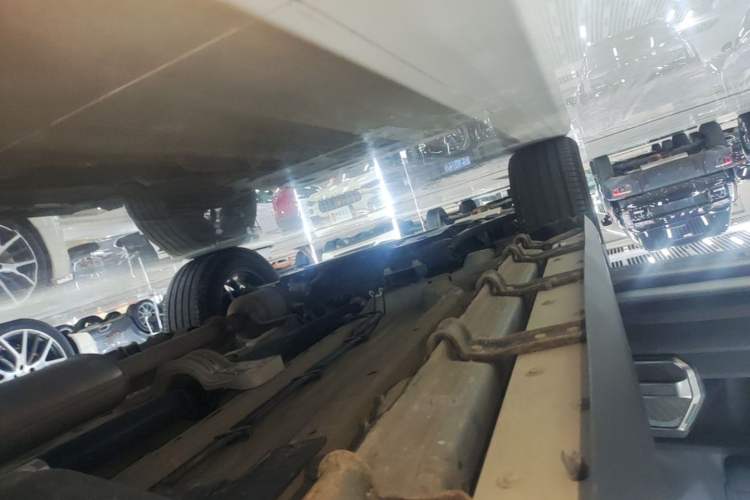 Used JETOUR Traveler 2023 2.0T All-Wheel-Drive CrossPRO Left Side Sill