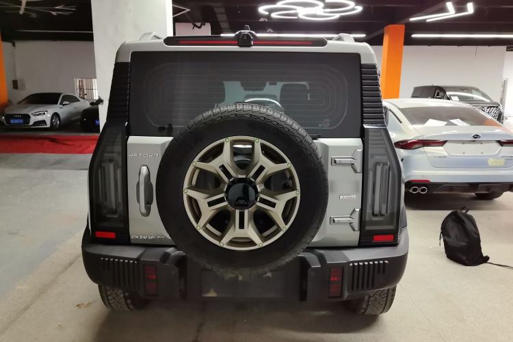 Used JETOUR Traveler 2023 2.0T Four-Wheel Drive Conqueror Rear