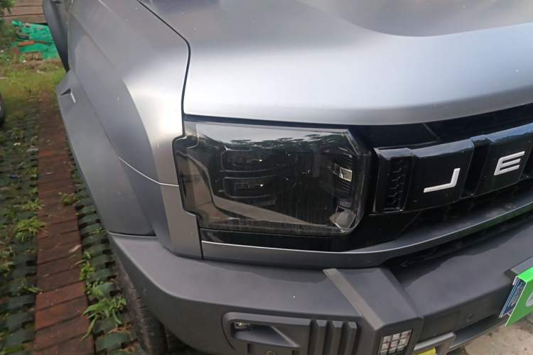 Used JETOUR Traveler 2023 2.0T All-Wheel Drive Conquer PRO Right Front Headlight