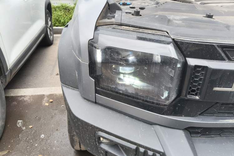 Used JETOUR Traveler 2023 2.0T All-Wheel-Drive CrossPRO Right Front Headlight