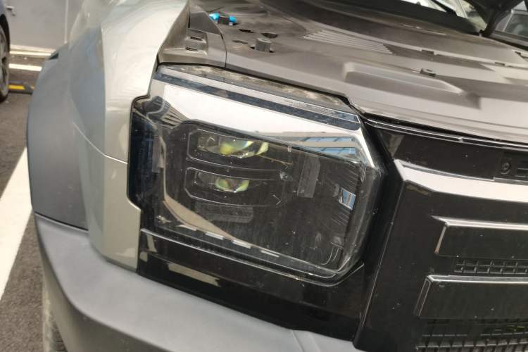 Used JETOUR Traveler 2023 1.5T Two-Wheel Drive Discovery PRO Right Front Headlight