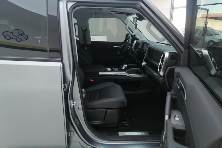 Used JETOUR Traveler 2023 2.0T All-Wheel-Drive CrossPRO Right Front Seat