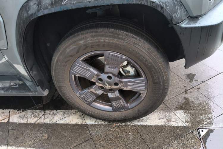 Used JETOUR Traveler 2023 1.5T Two-Wheel Drive Discovery PRO Right Front Wheel Hub