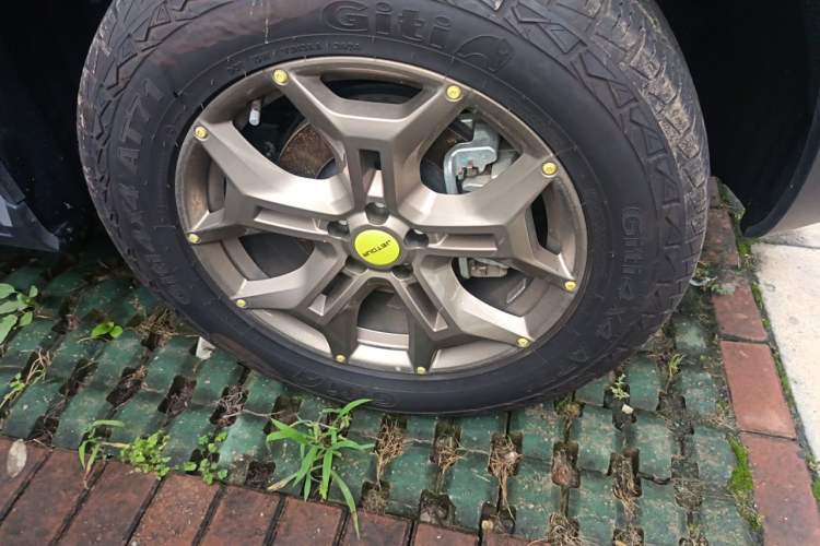 Used JETOUR Traveler 2023 2.0T All-Wheel Drive Conquer PRO Right Front Wheel Hub