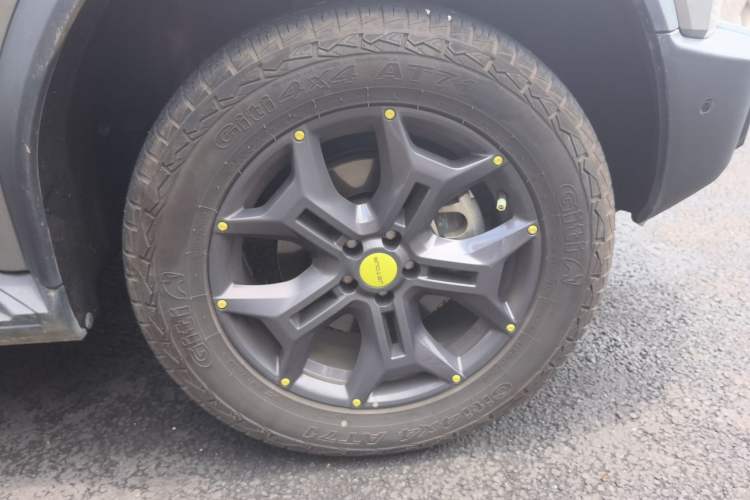 Used JETOUR Traveler 2023 2.0T All-Wheel Drive Conquer PRO Right Front Wheel Hub