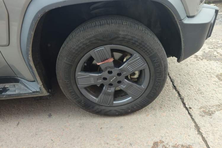 Used JETOUR Traveler 2023 1.5T Two-Wheel Drive Discovery PRO Right Front Wheel Hub