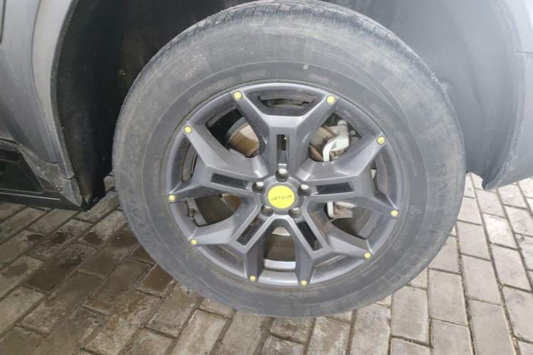 Used JETOUR Traveler 2023 2.0T All-Wheel-Drive CrossPRO Right Front Wheel Hub