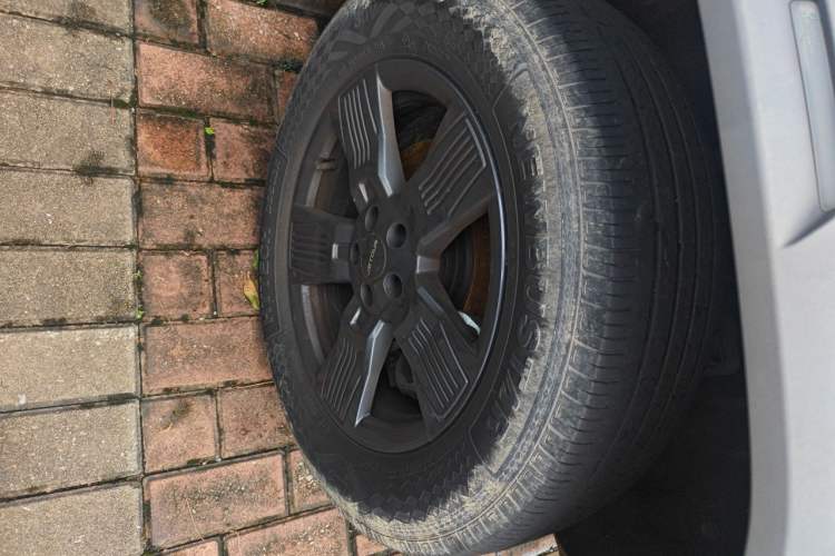 Used JETOUR Traveler 2023 1.5T Two-Wheel Drive Discovery PRO Right Front Wheel Hub