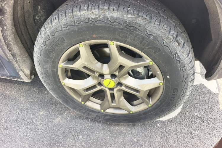 Used JETOUR Traveler 2023 2.0T Four-Wheel Drive Conqueror Right Front Wheel Hub