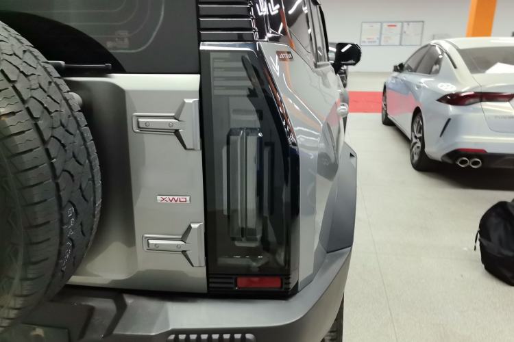 Used JETOUR Traveler 2023 2.0T Four-Wheel Drive Conqueror Right Rear Taillight