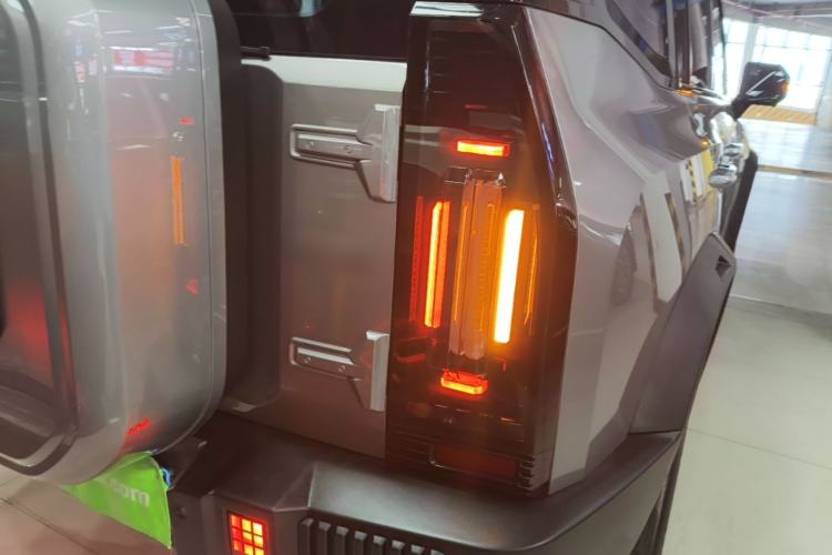 Used JETOUR Traveler 2023 1.5T Two-Wheel Drive Discovery PRO Right Rear Taillight