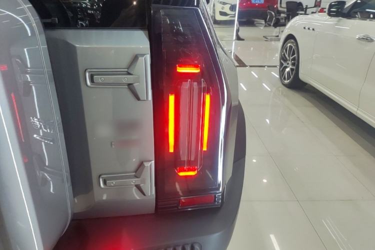 Used JETOUR Traveler 2023 2.0T All-Wheel-Drive CrossPRO Right Rear Taillight