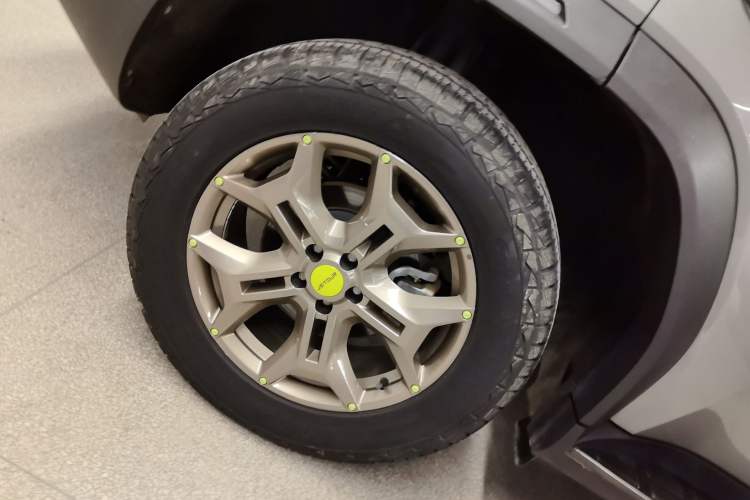 Used JETOUR Traveler 2023 2.0T Four-Wheel Drive Conqueror Right Rear Wheel Hub