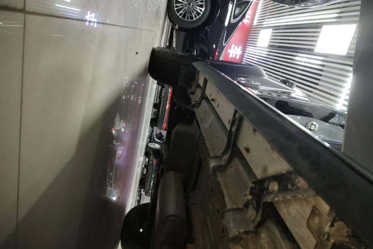 Used JETOUR Traveler 2023 2.0T All-Wheel Drive CrossPRO+ Right Side Sill