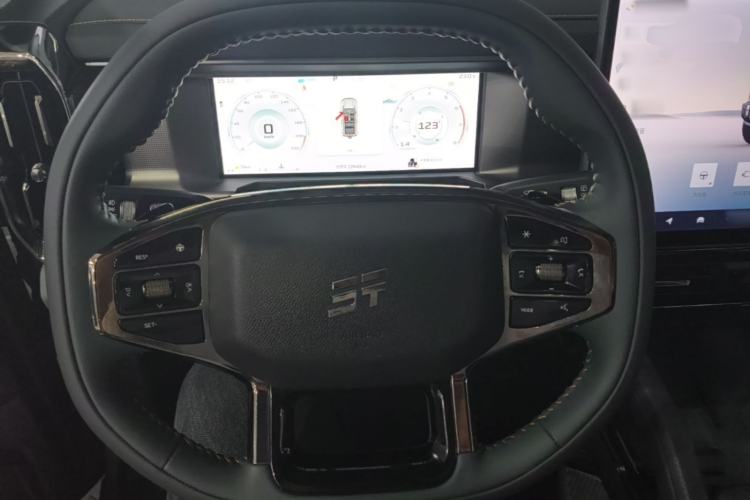 Used JETOUR Traveler 2023 1.5T Two-Wheel Drive Discovery PRO Steering Wheel