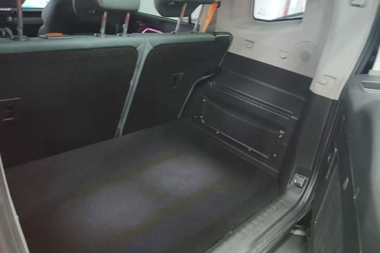 Used JETOUR Traveler 2023 1.5T Two-Wheel Drive Discovery PRO Trunk