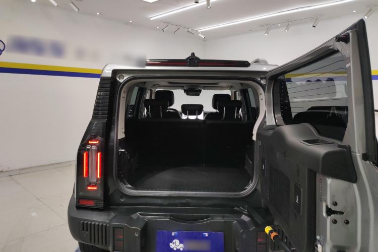 Used JETOUR Traveler 2023 2.0T All-Wheel-Drive CrossPRO Trunk
