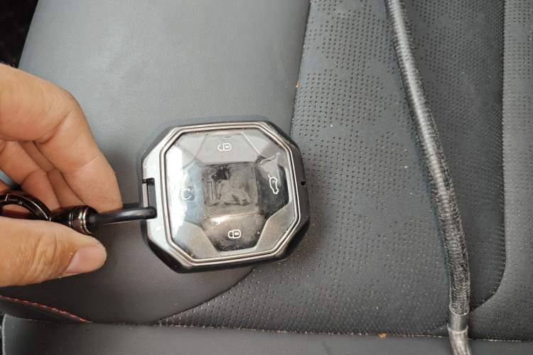 Used JETOUR Traveler 2023 2.0T All-Wheel-Drive CrossPRO Vehicle Key