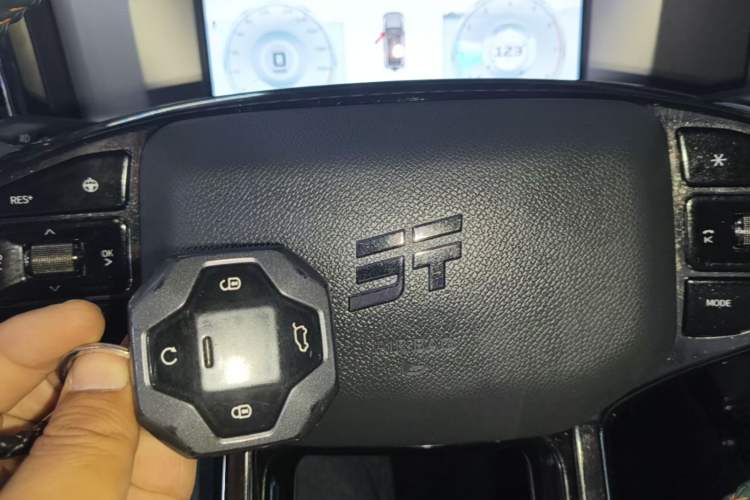 Used JETOUR Traveler 2023 1.5T Two-Wheel Drive Discovery PRO Vehicle Key