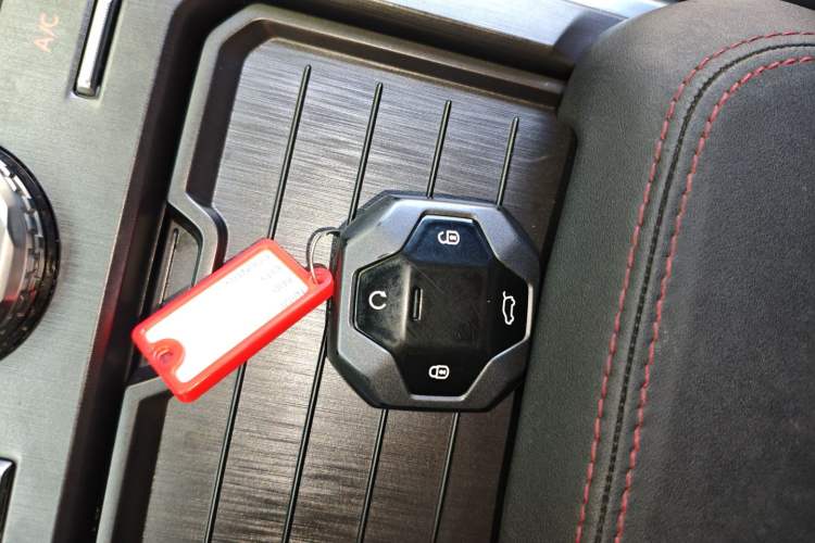 Used JETOUR Traveler 2023 2.0T All-Wheel-Drive CrossPRO Vehicle Key