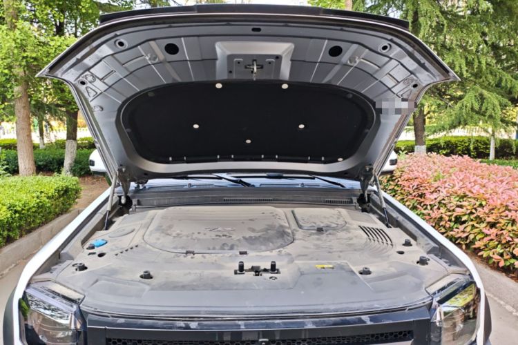 Used JETOUR Traveler 2023 2.0T All-Wheel-Drive CrossPRO Engine Bay
