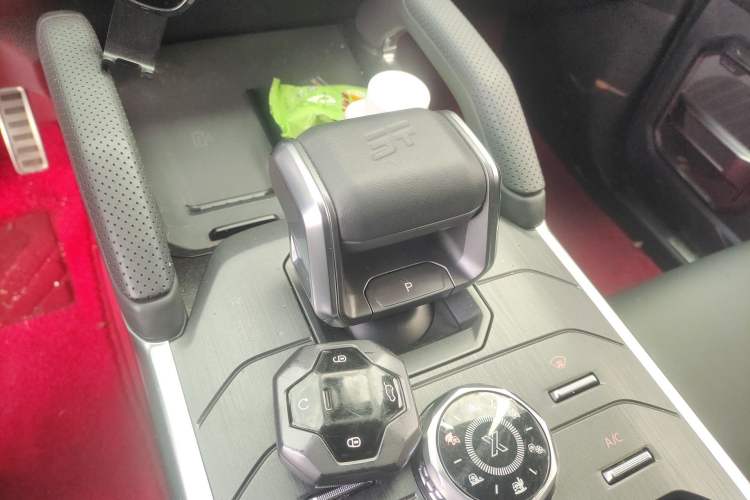 Used JETOUR Traveler 2023 2.0T All-Wheel-Drive Crosser Gear Lever
