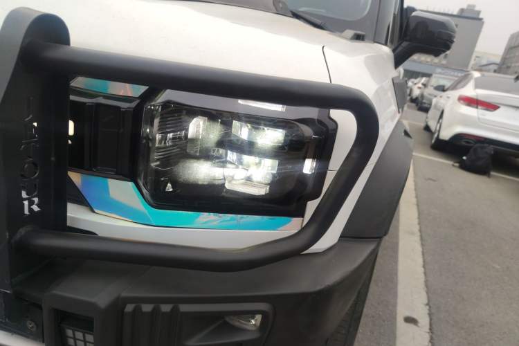 Used JETOUR Traveler 2023 2.0T All-Wheel-Drive CrossPRO Left Front Headlight