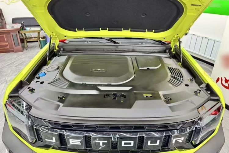 Used JETOUR Traveler 2023 2.0T All-Wheel-Drive CrossPRO Engine Bay