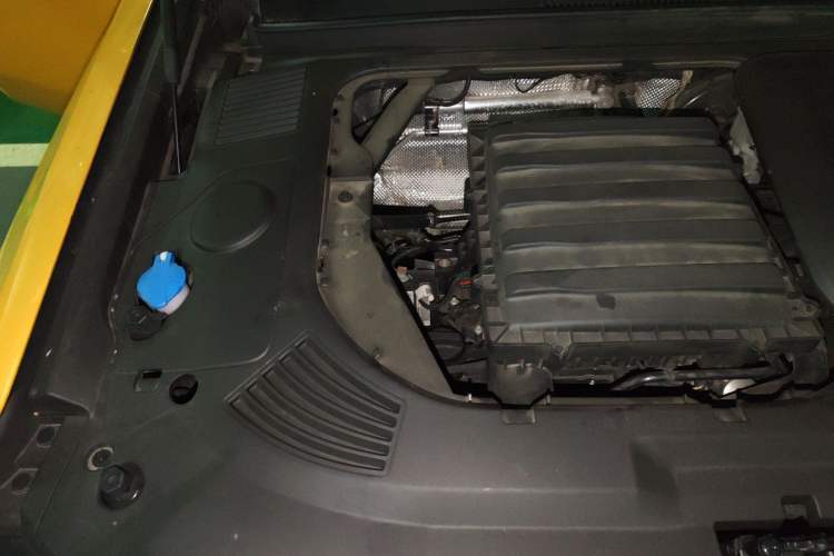 Used JETOUR Traveler 2023 1.5T Two-Wheel Drive Discovery PRO Engine Bay Right