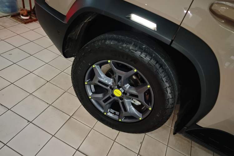 Used JETOUR Traveler 2023 2.0T All-Wheel Drive CrossPRO+ Exterior 8