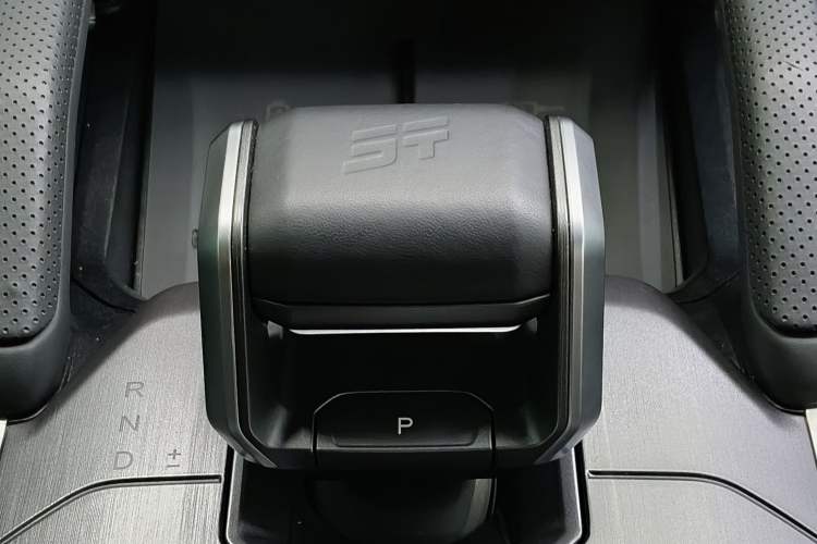 Used JETOUR Traveler 2023 2.0T All-Wheel-Drive CrossPRO Gear Lever