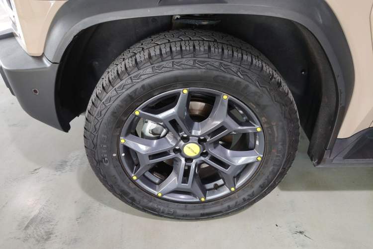 Used JETOUR Traveler 2023 2.0T All-Wheel Drive CrossPRO+ Left Front Wheel Hub