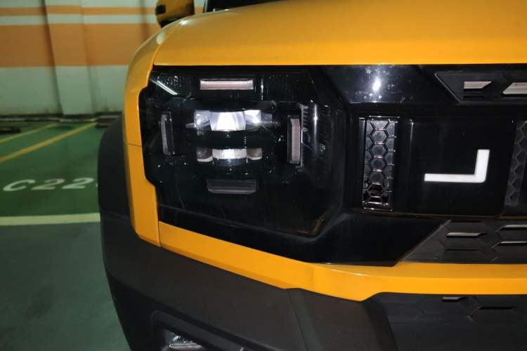 Used JETOUR Traveler 2023 1.5T Two-Wheel Drive Discovery PRO Right Front Headlight