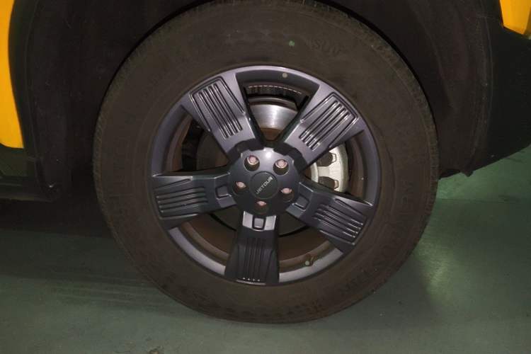 Used JETOUR Traveler 2023 1.5T Two-Wheel Drive Discovery PRO Right Front Wheel Hub
