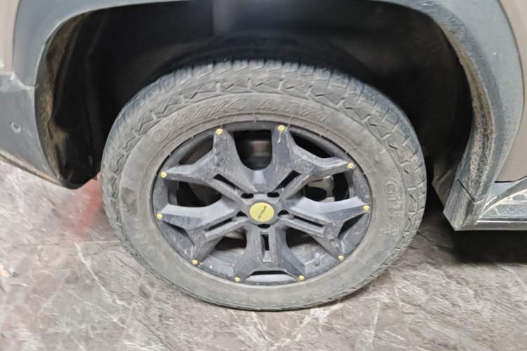 Used JETOUR Traveler 2023 2.0T All-Wheel Drive CrossPRO+ Right Rear Wheel Hub