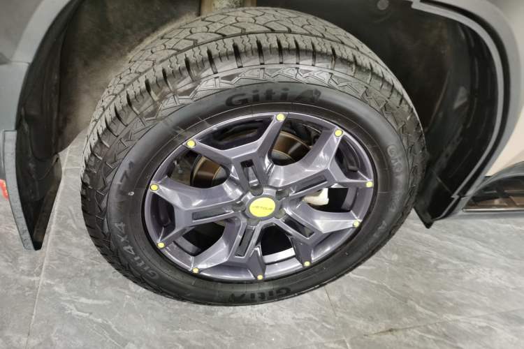Used JETOUR Traveler 2023 2.0T All-Wheel Drive CrossPRO+ Right Rear Wheel Hub