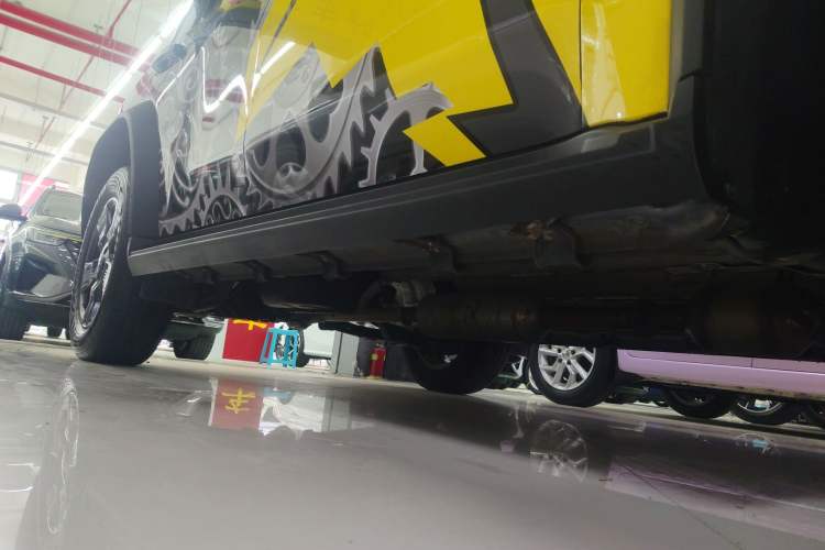 Used JETOUR Traveler 2023 1.5T Two-Wheel Drive Discovery PRO Right Side Sill