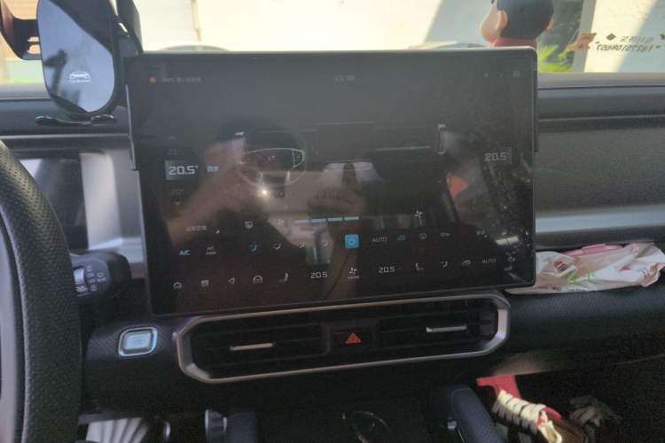 Used JETOUR Traveler 2024 2.0T All-Wheel-Drive CrossPRO+ Entertainment Edition Audio And AC Panel