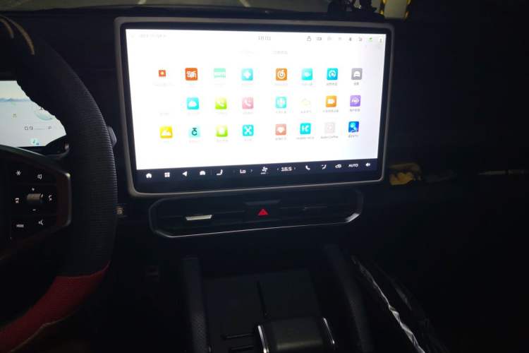 Used JETOUR Traveler 2024 2.0T All-Wheel-Drive CrossPRO Entertainment Edition Audio And AC Panel