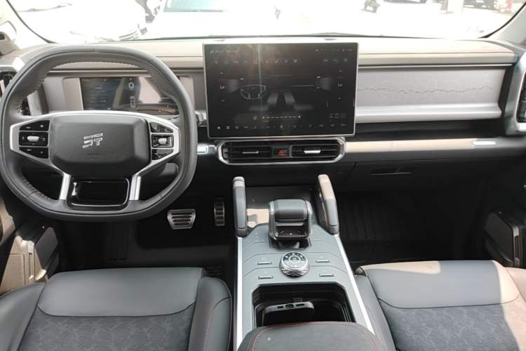 Used JETOUR Traveler 2024 2.0T All-Wheel-Drive CrossPRO Entertainment Edition Audio And AC Panel