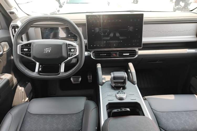 Used JETOUR Traveler 2024 2.0T All-Wheel-Drive CrossPRO Entertainment Edition Center Console