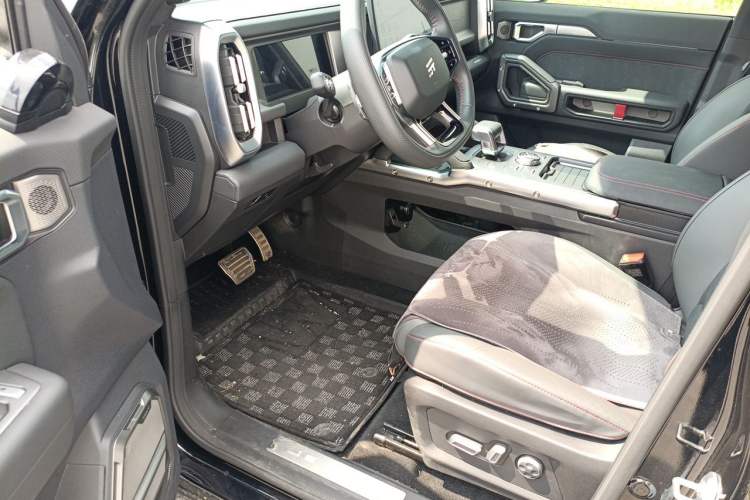 Used JETOUR Traveler 2024 2.0T All-Wheel-Drive Silver Dragon Wings Driver Seat